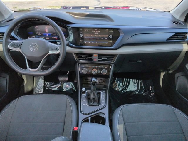 Used 2024 Volkswagen Taos SE w/ Panoramic Sunroof Package FWD image 15
