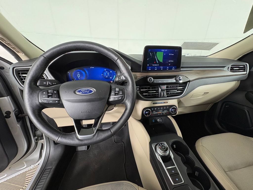 Certified 2020 Ford Escape Titanium FWD image 7