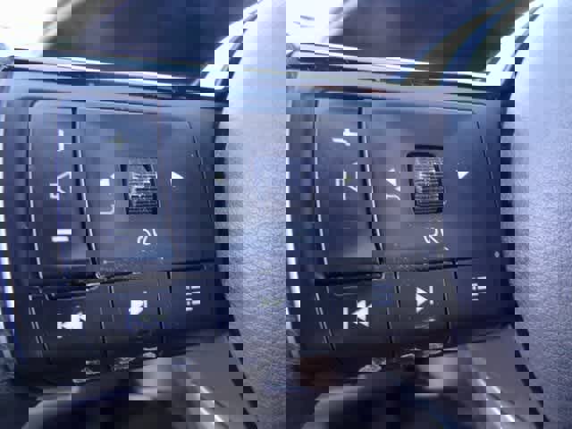 Used 2023 Nissan Rogue SV image 12