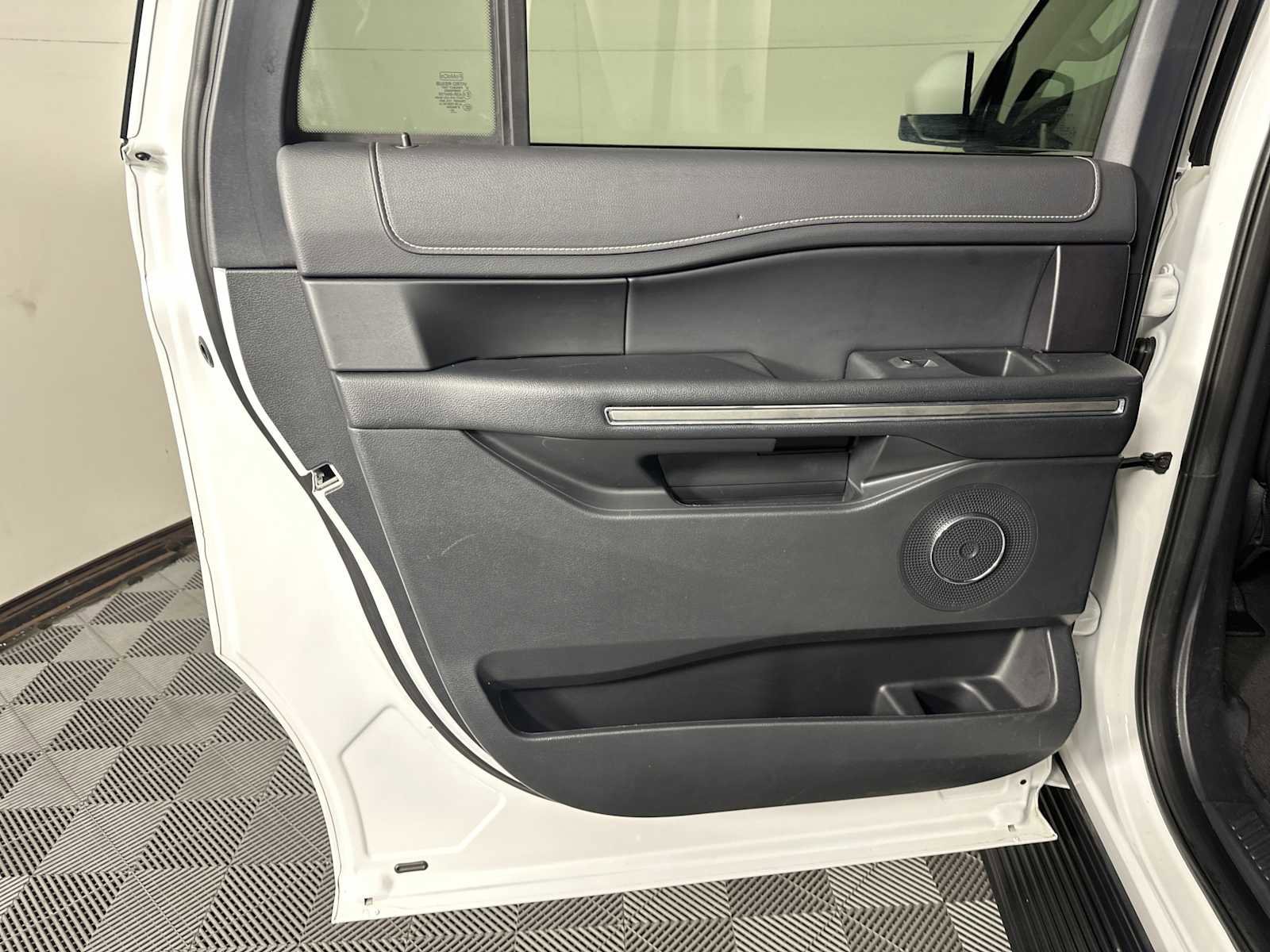 Certified 2024 Ford Expedition Max XLT image 24