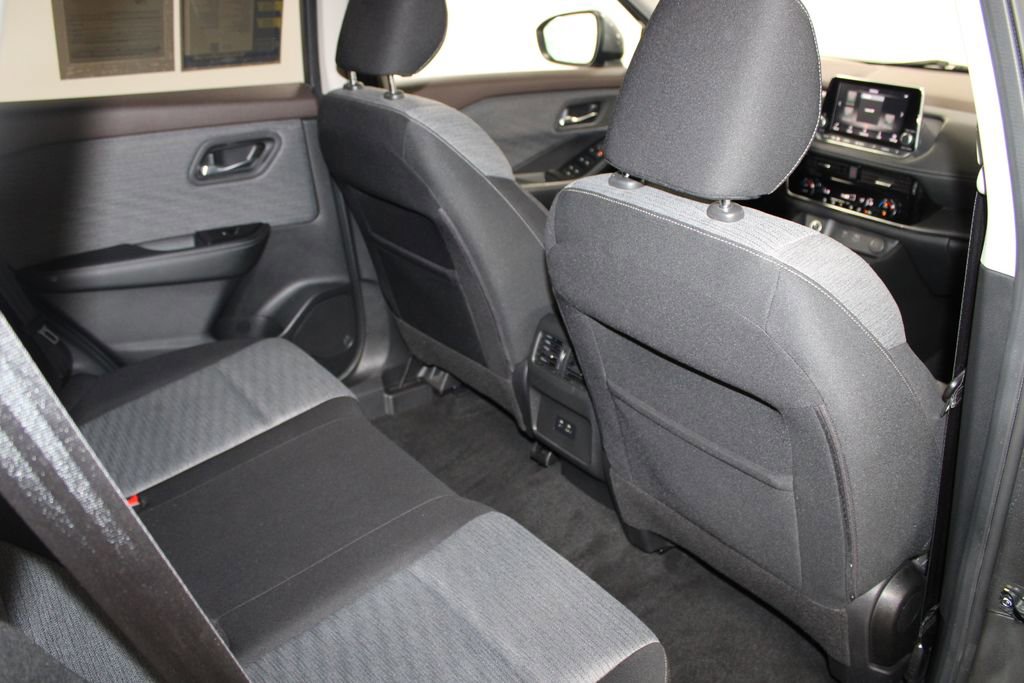 Used 2021 Nissan Rogue SV FWD image 29