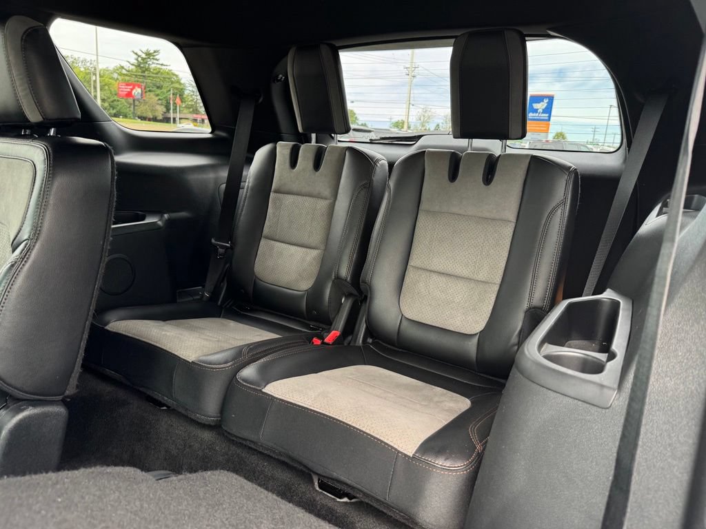 Certified 2017 Ford Explorer XLT w/ Equipment Group 202A AWD/4WD image 14
