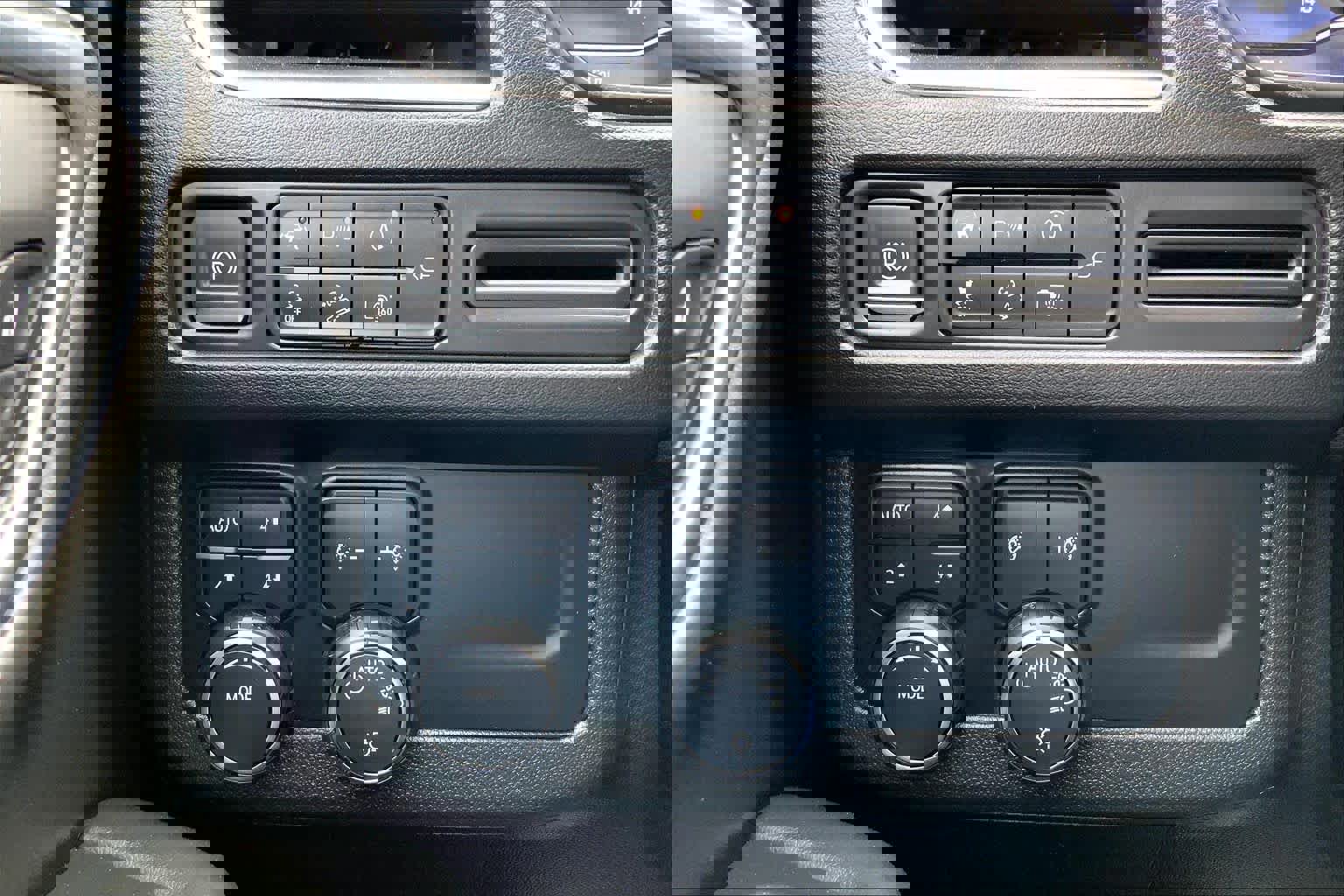 Used 2022 Chevrolet Tahoe Z71 w/ Luxury Package image 36