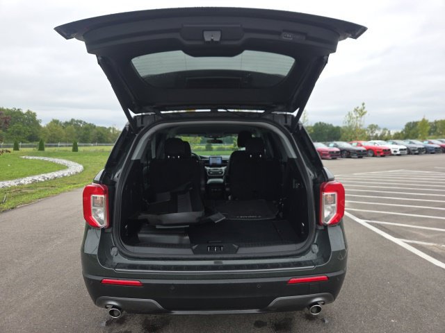 Certified 2024 Ford Explorer XLT w/ Equipment Group 202A AWD/4WD image 9