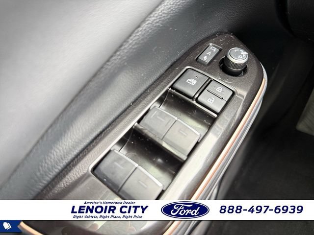 Used 2024 Toyota Crown AWD/4WD image 18