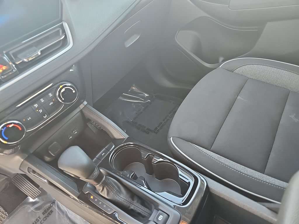 Used 2025 Chevrolet TrailBlazer LT FWD image 23