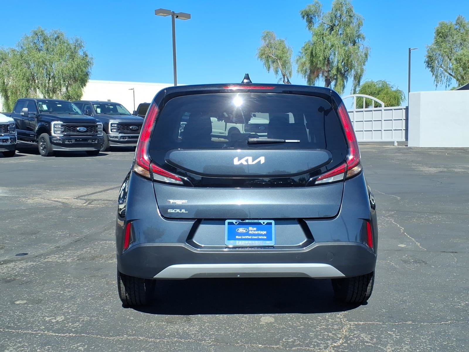 Used 2025 Kia Soul LX w/ LX Technology Package FWD image 5
