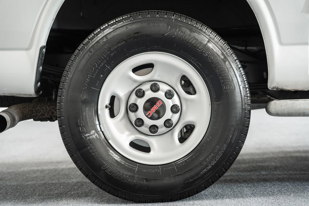 Used 2024 GMC Savana 2500 w/ Driver Convenience Package RWD image 23