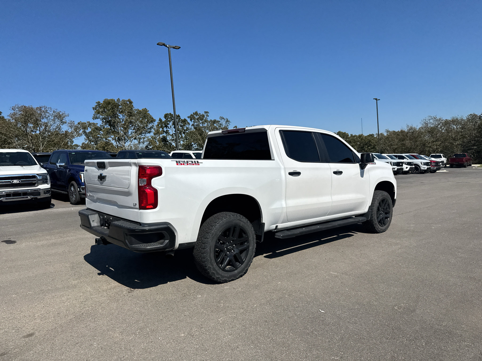Used 2023 Chevrolet Silverado 1500 LT Trail Boss w/ Protection Package AWD/4WD image 9