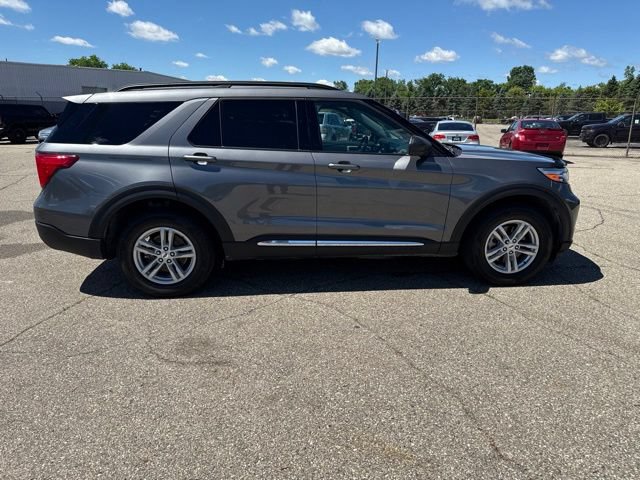 Certified 2024 Ford Explorer XLT w/ Equipment Group 202A AWD/4WD image 8