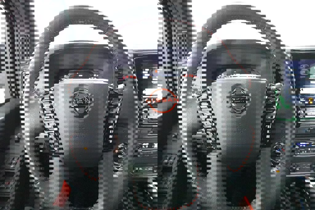 Used 2023 Nissan Frontier PRO-4X w/ Pro Convenience Package image 12