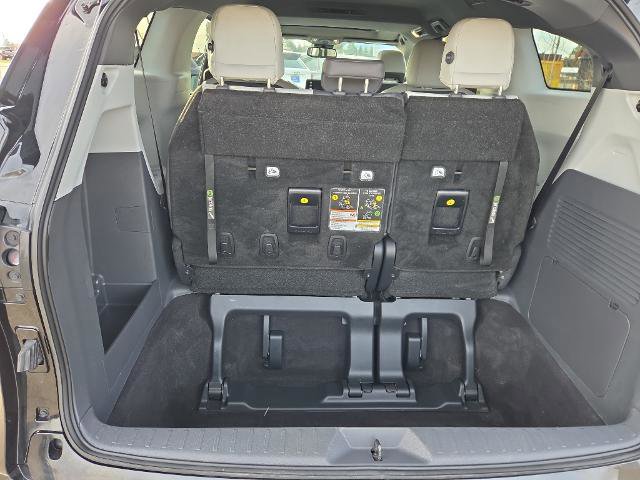 Used 2024 Toyota Sienna XSE AWD/4WD image 14