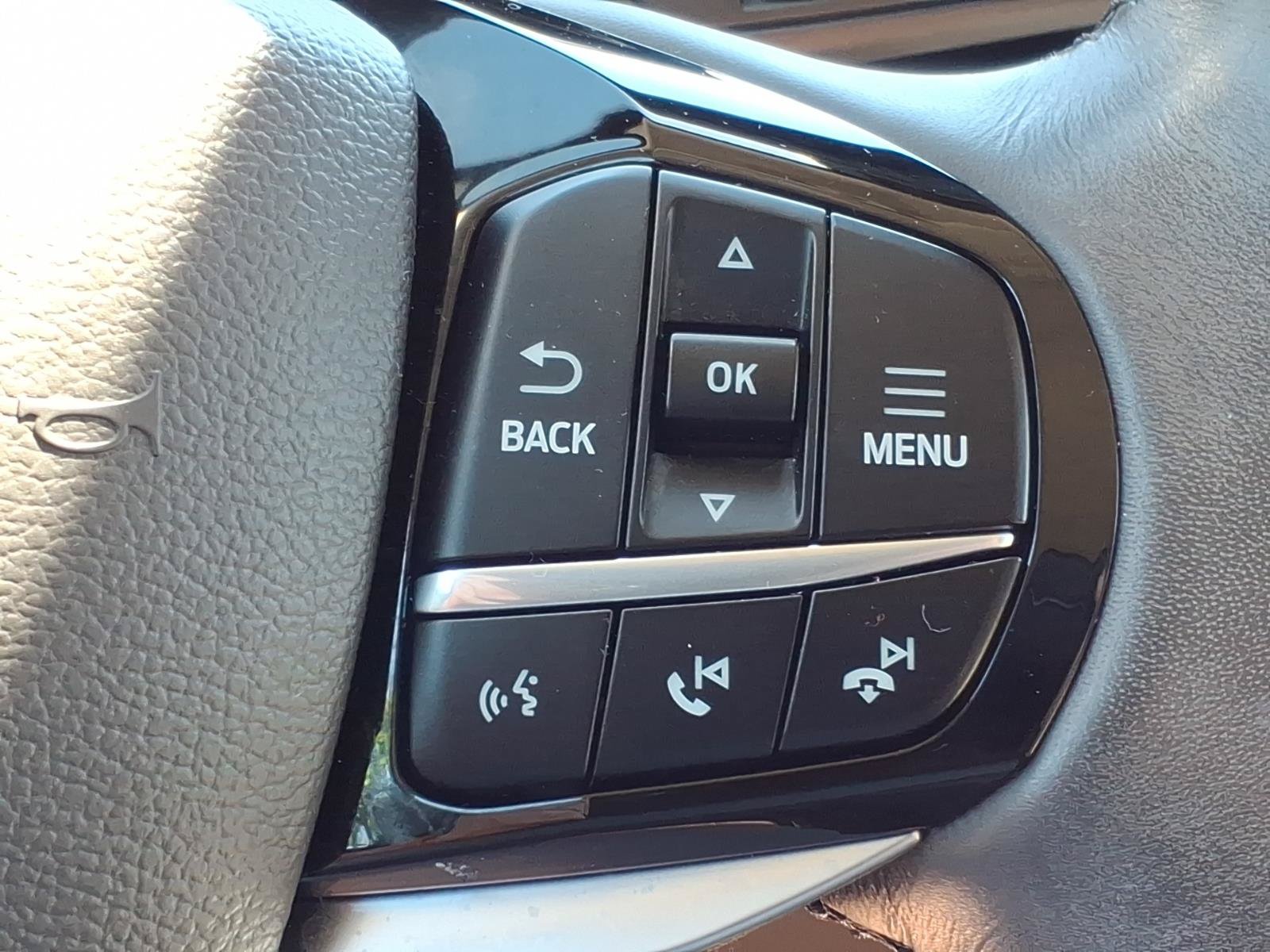 Certified 2023 Ford Explorer Platinum w/ Technology Package AWD/4WD image 26