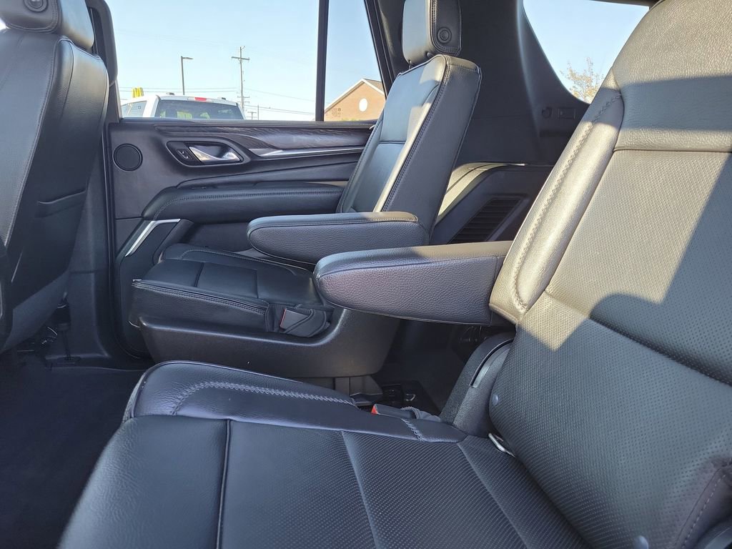 Used 2021 GMC Yukon Denali w/ Denali Premium Package AWD/4WD image 11