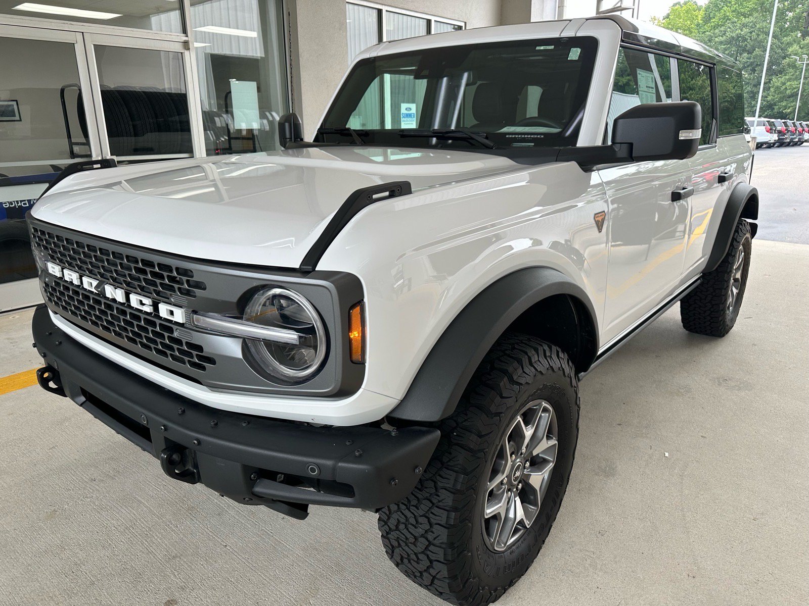 Certified 2024 Ford Bronco Badlands AWD/4WD image 3