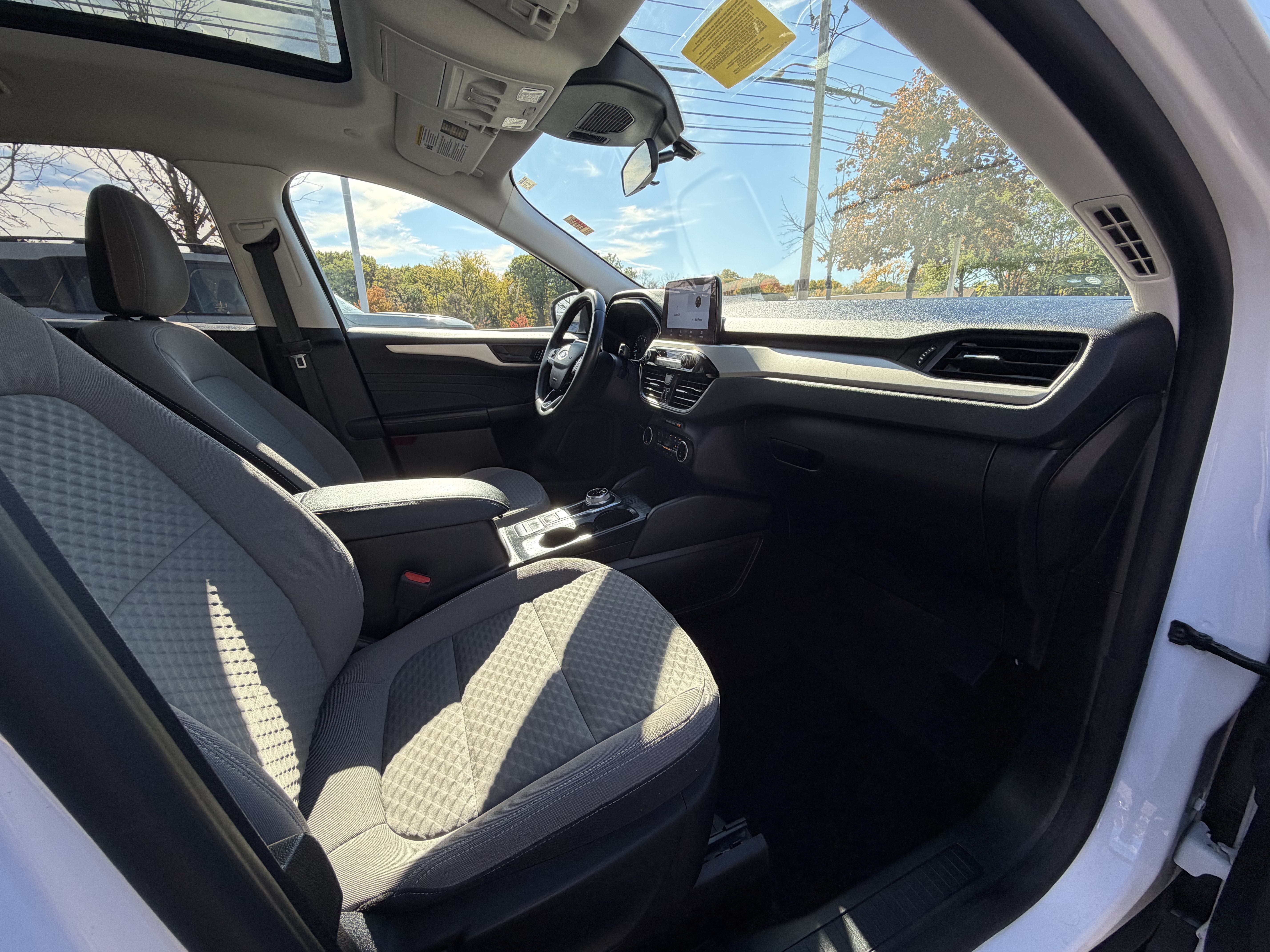 Certified 2022 Ford Escape SE w/ SE Sport Appearance Package AWD/4WD image 9