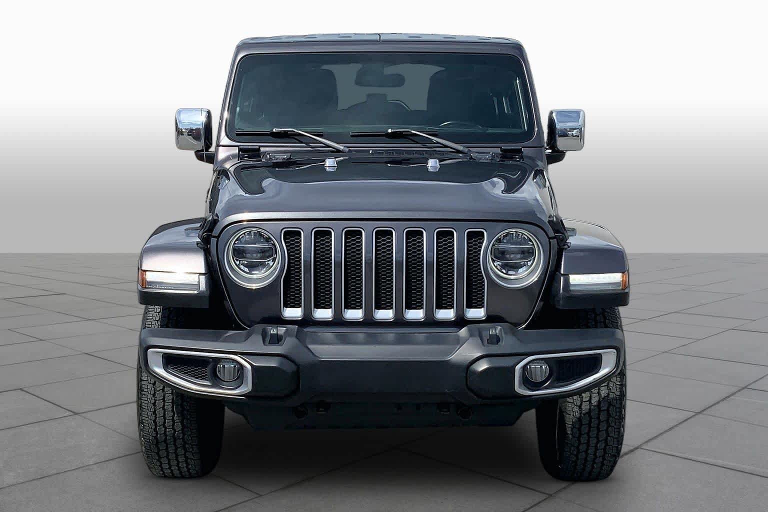Used 2018 Jeep Wrangler Unlimited Sahara AWD/4WD image 4