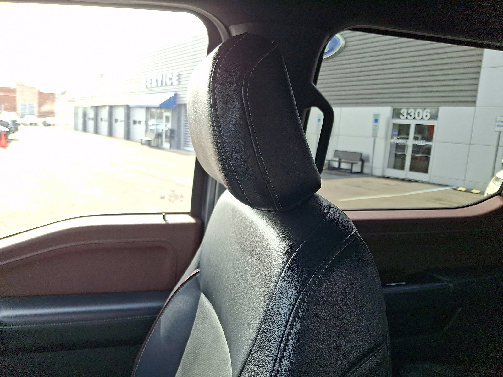 Certified 2022 Ford F150 Lariat w/ Equipment Group 502A High image 17