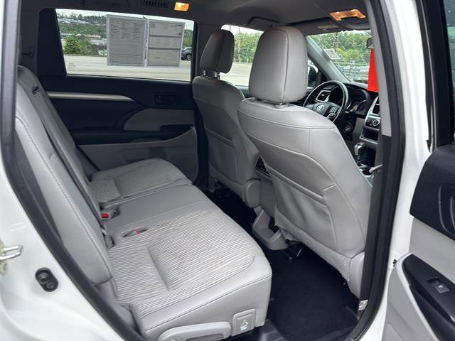 Used 2017 Toyota Highlander Plus w/ Protection Package #3 AWD/4WD image 19