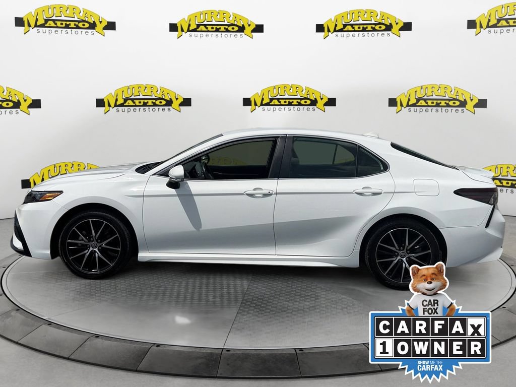 Used 2024 Toyota Camry SE FWD image 2