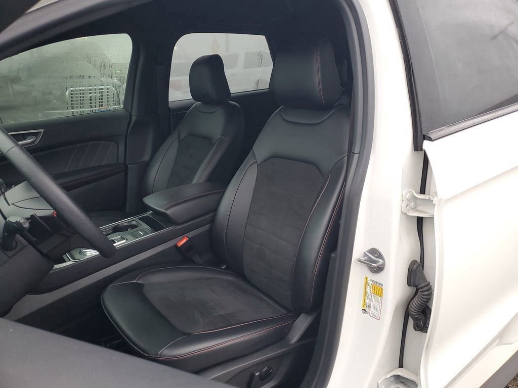 Certified 2023 Ford Edge ST-Line w/ Class II Trailer Tow Package image 16
