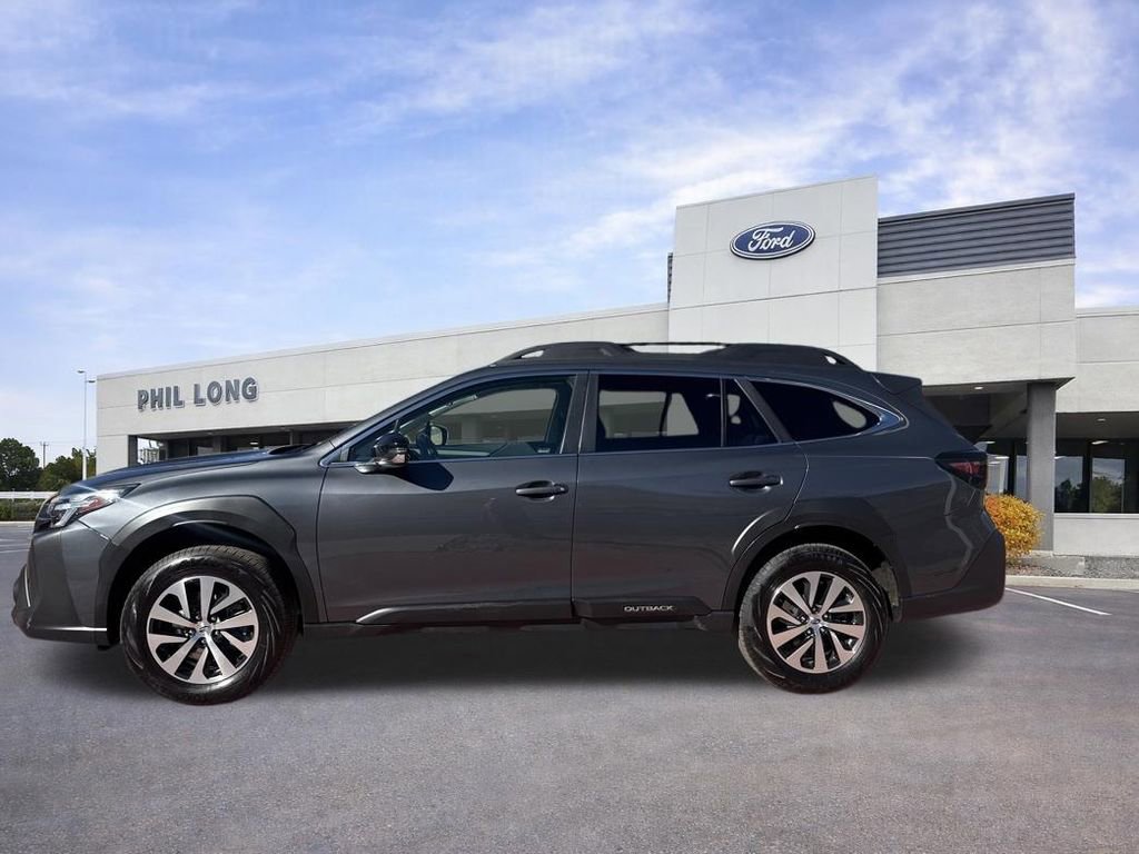 Used 2023 Subaru Outback Premium AWD/4WD image 4
