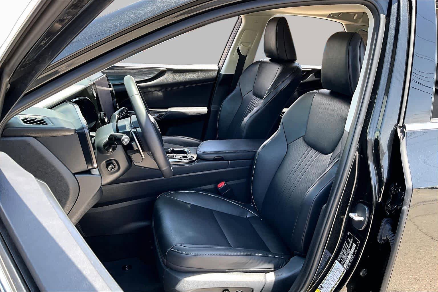 Used 2024 Lexus NX 250 FWD image 8
