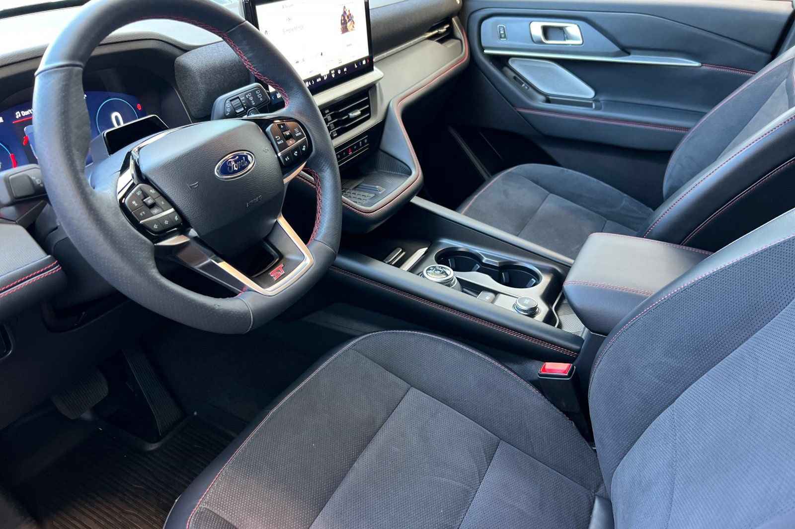 Certified 2025 Ford Explorer ST AWD/4WD image 13