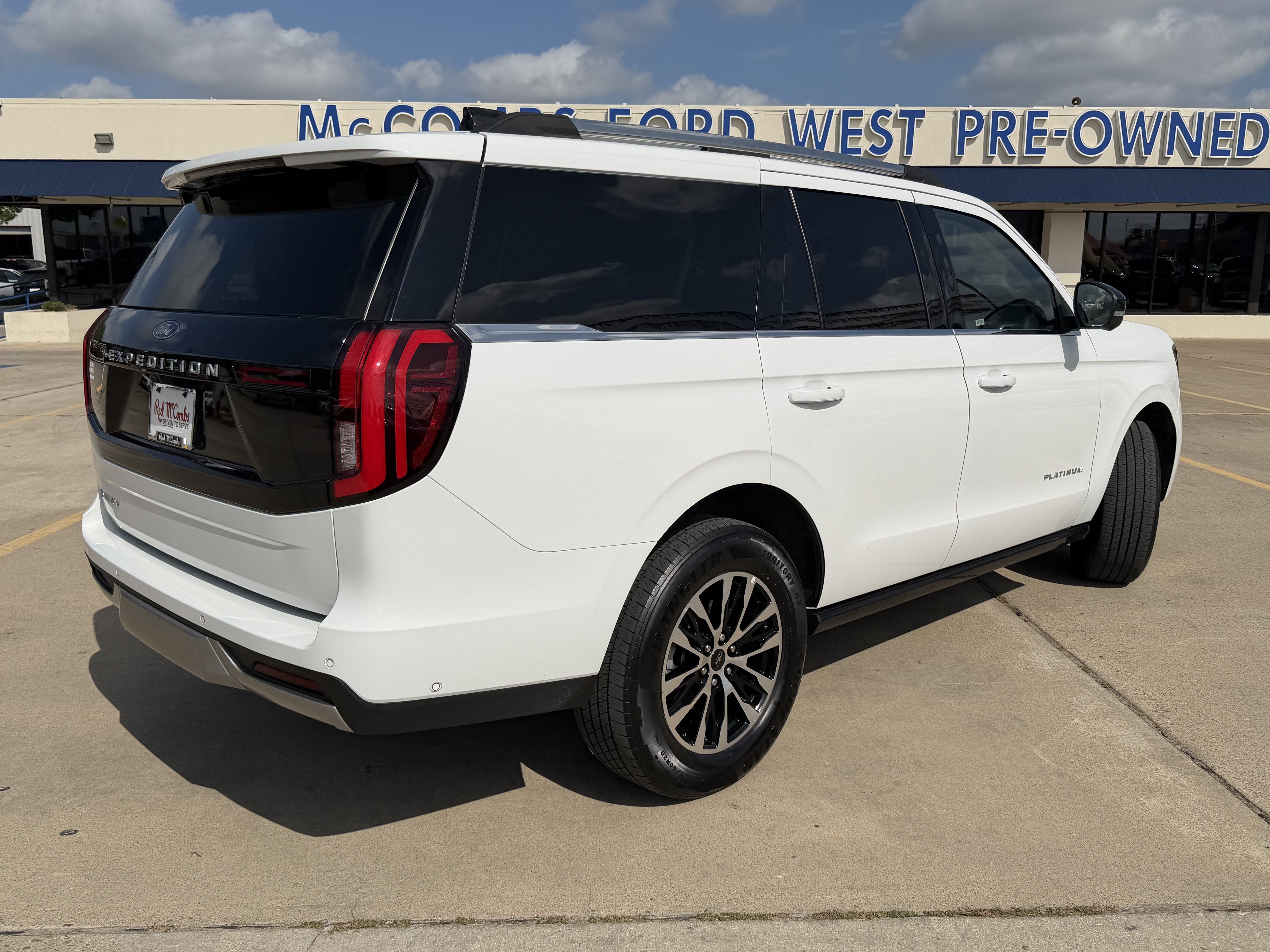 Certified 2025 Ford Expedition Platinum AWD/4WD image 5