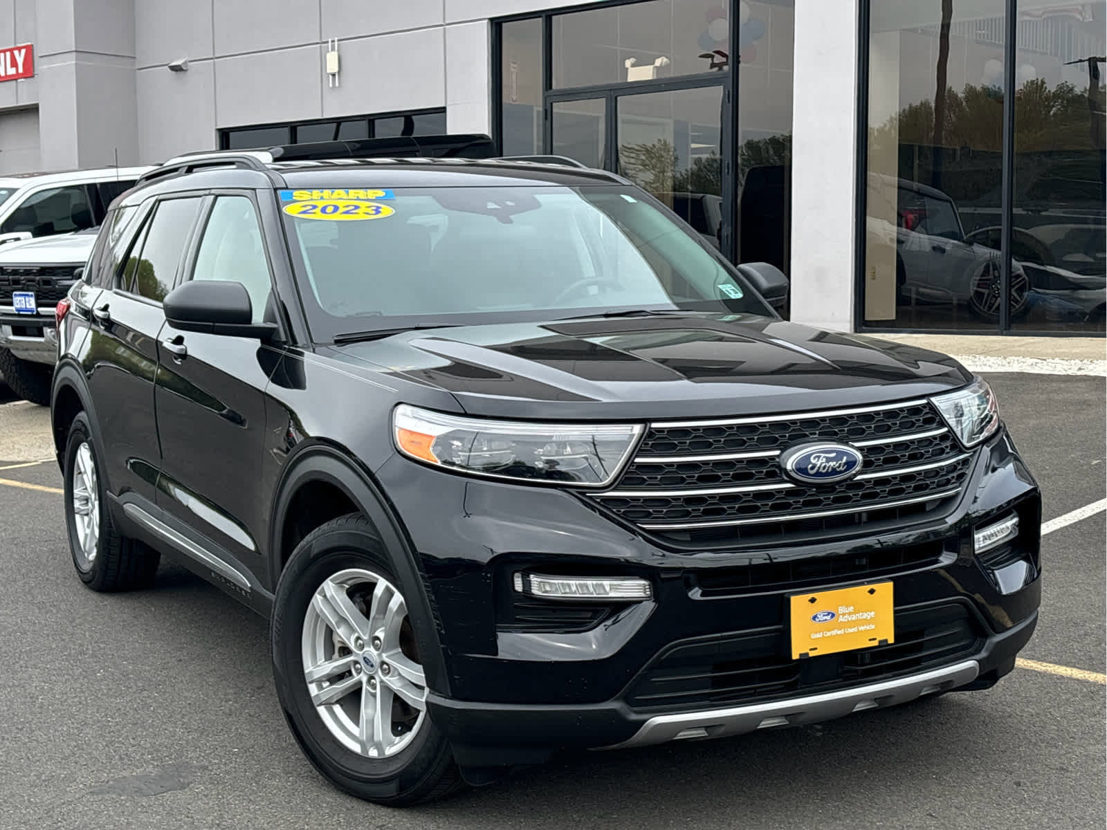 Certified 2023 Ford Explorer XLT w/ Equipment Group 202A AWD/4WD image 28