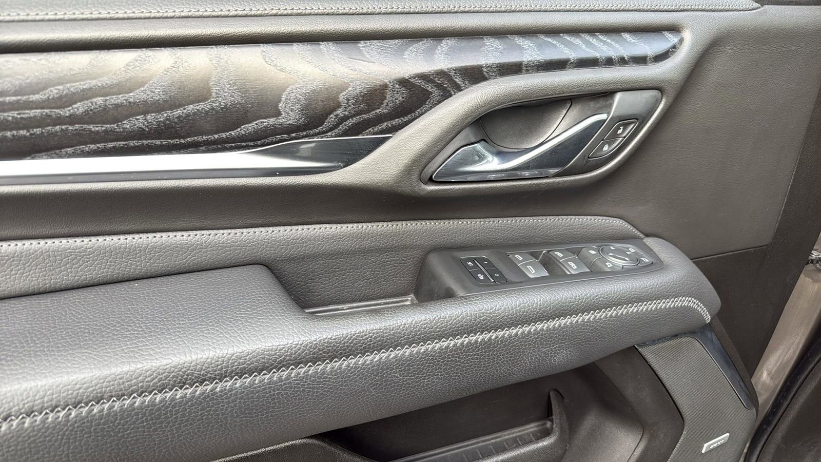 Used 2021 GMC Yukon XL Denali image 12