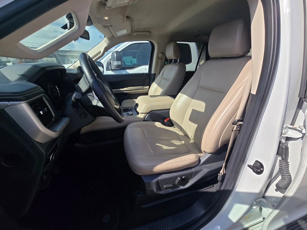 Certified 2024 Ford Expedition Max XLT image 9