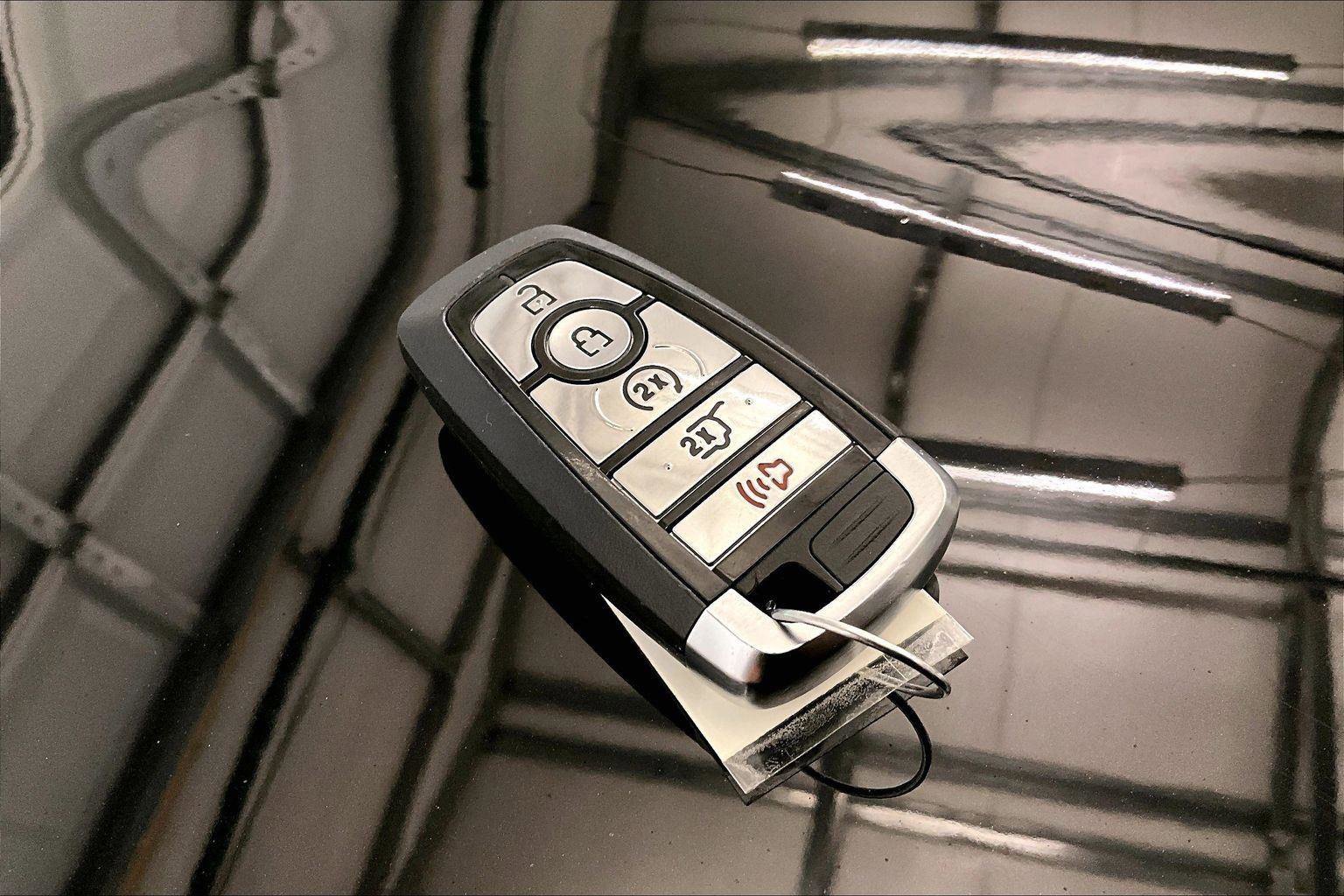 Certified 2022 Ford Explorer XLT w/ Equipment Group 202A image 9