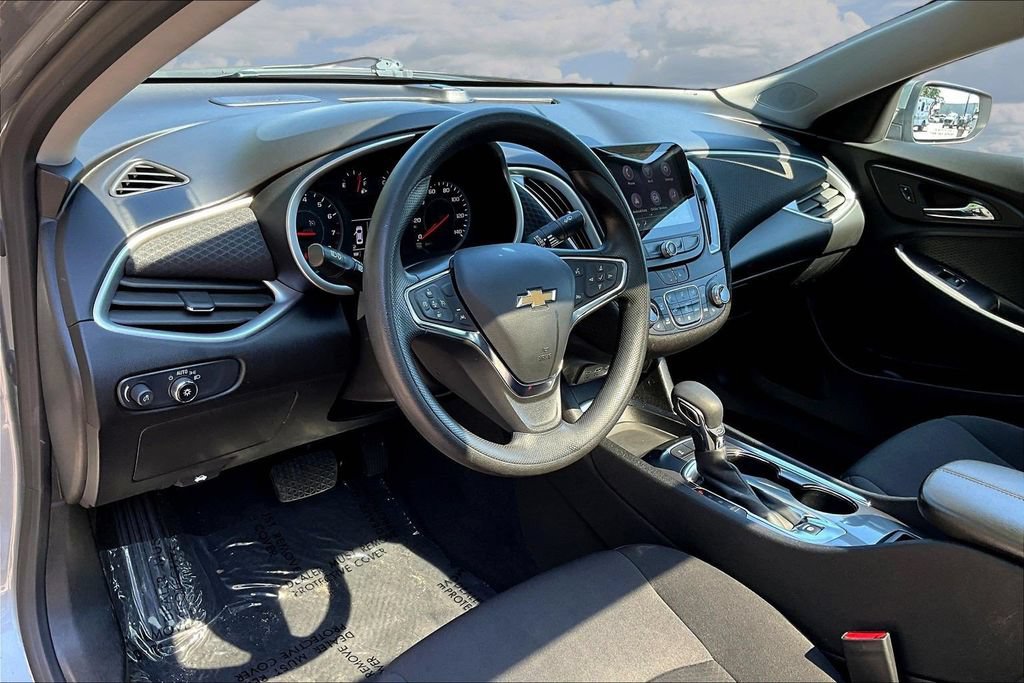 Used 2024 Chevrolet Malibu LT FWD image 19