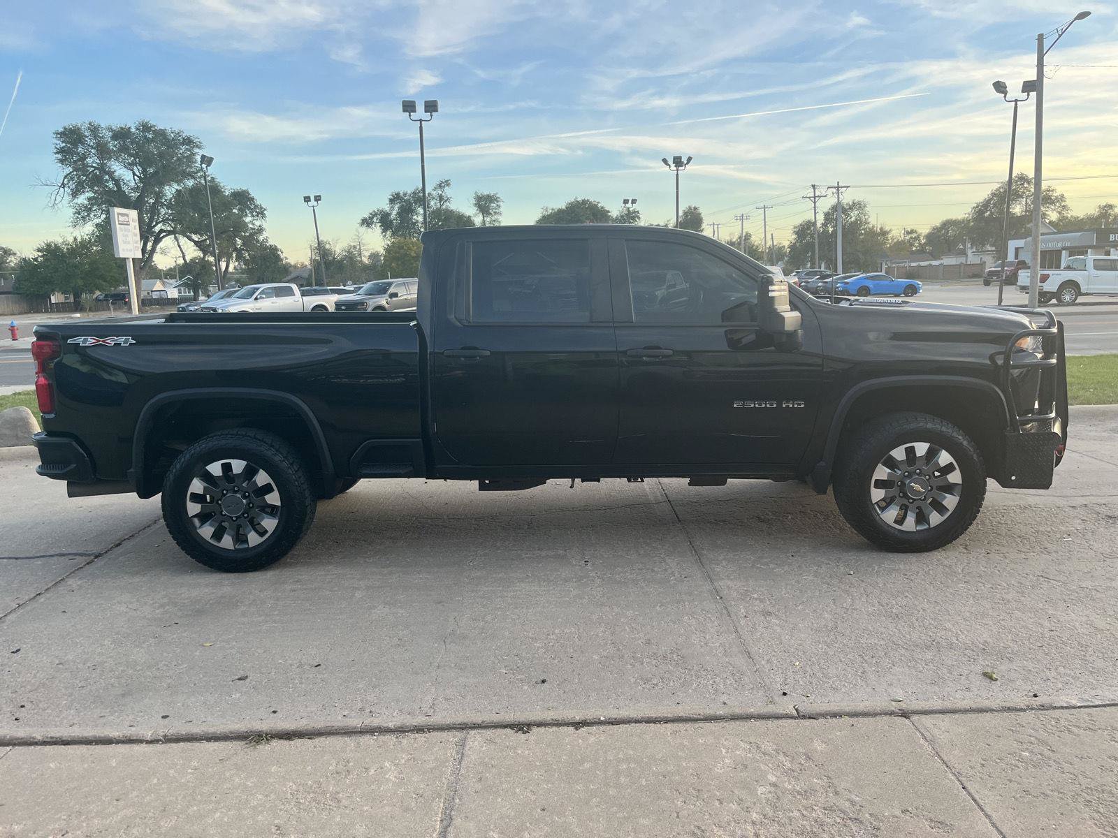 Used 2022 Chevrolet Silverado 2500 Custom w/ Custom Value Package AWD/4WD image 5