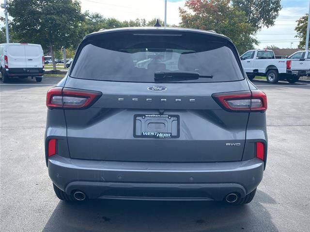 Certified 2023 Ford Escape ST-Line w/ Tech Pack #1 AWD/4WD image 9