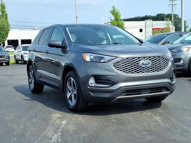 Certified 2023 Ford Edge SEL w/ Convenience Package AWD/4WD image 3