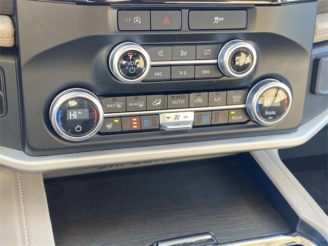 Certified 2024 Ford Expedition Limited image 30