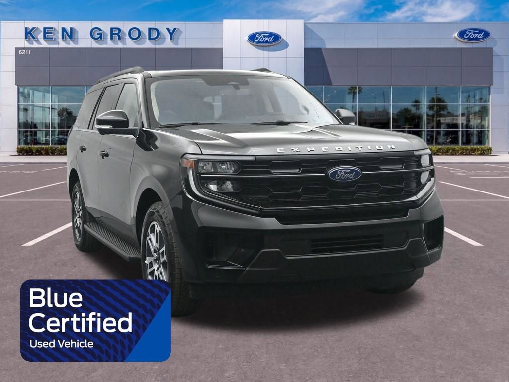 Certified 2025 Ford Expedition Active AWD/4WD image 1