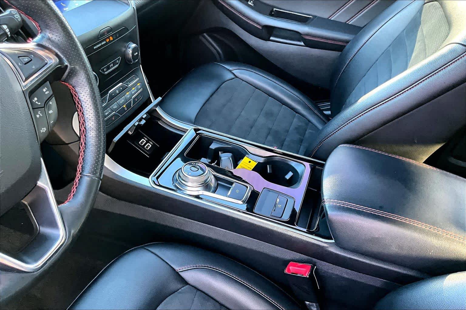 Certified 2020 Ford Edge ST-Line FWD image 17