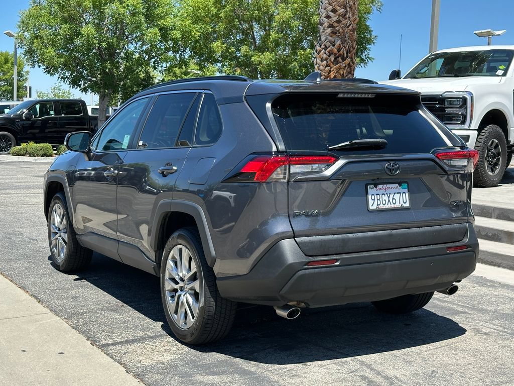 Used 2022 Toyota RAV4 XLE Premium FWD image 4