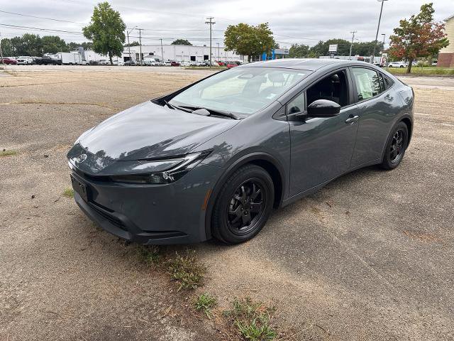 Used 2024 Toyota Prius LE FWD image 30