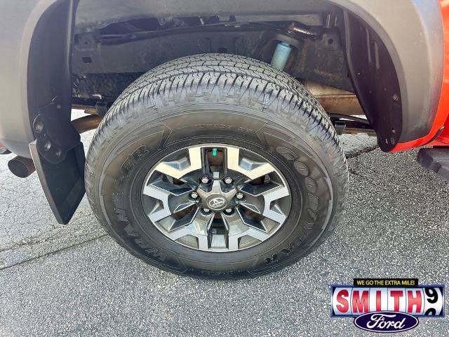 Used 2018 Toyota Tacoma TRD Off-Road AWD/4WD image 14