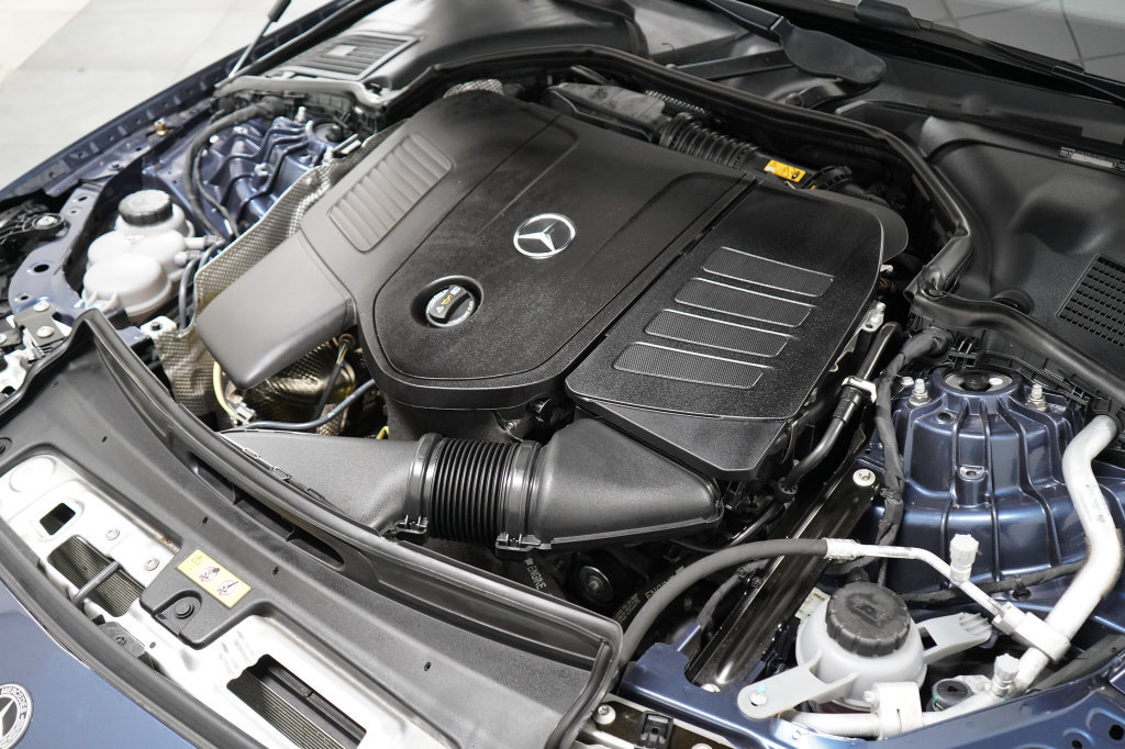 Used 2025 Mercedes-Benz C 300 4MATIC Sedan image 31