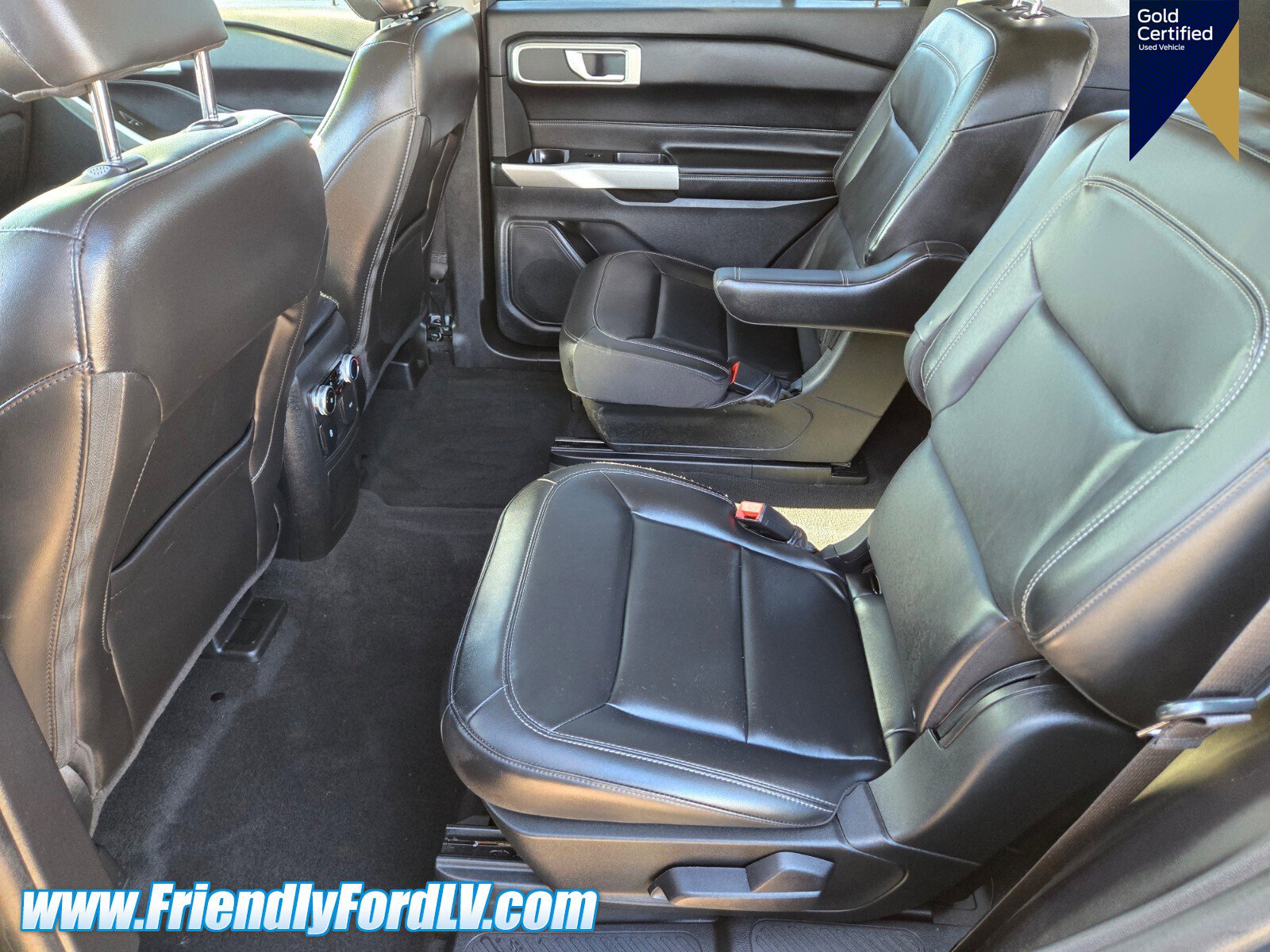 Certified 2022 Ford Explorer XLT w/ Equipment Group 202A image 10