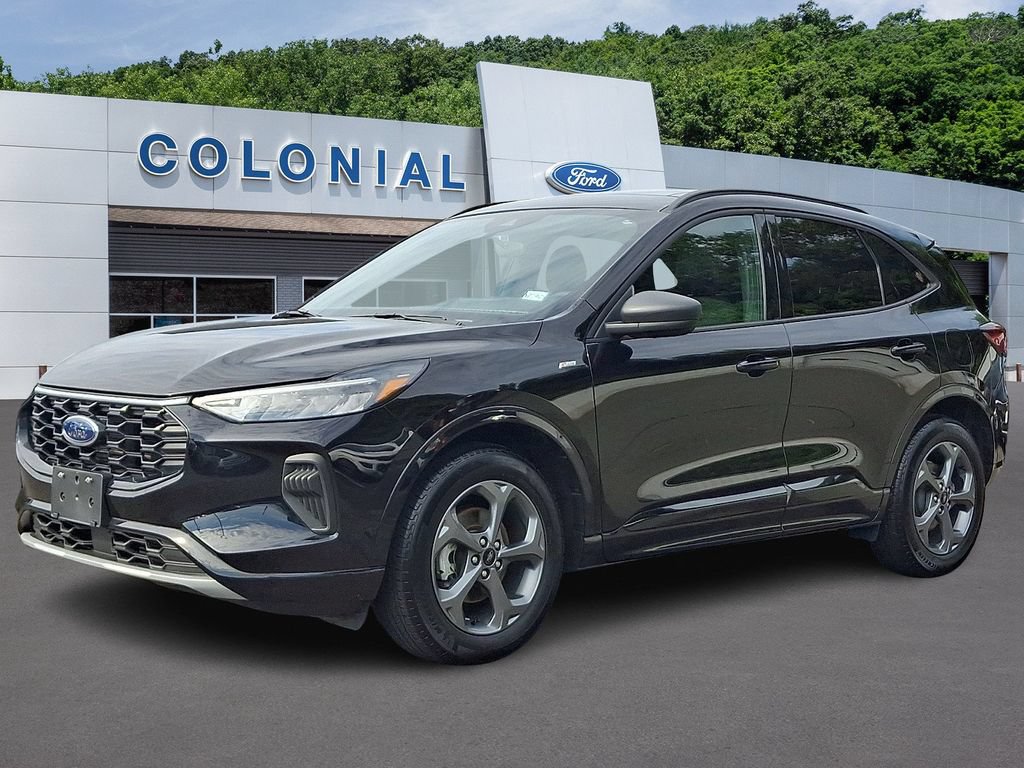Certified 2023 Ford Escape ST-Line w/ Tech Pack #1 AWD/4WD image 3