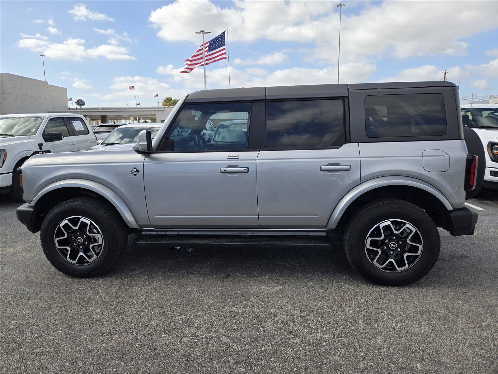 Certified 2023 Ford Bronco Outer Banks AWD/4WD image 5