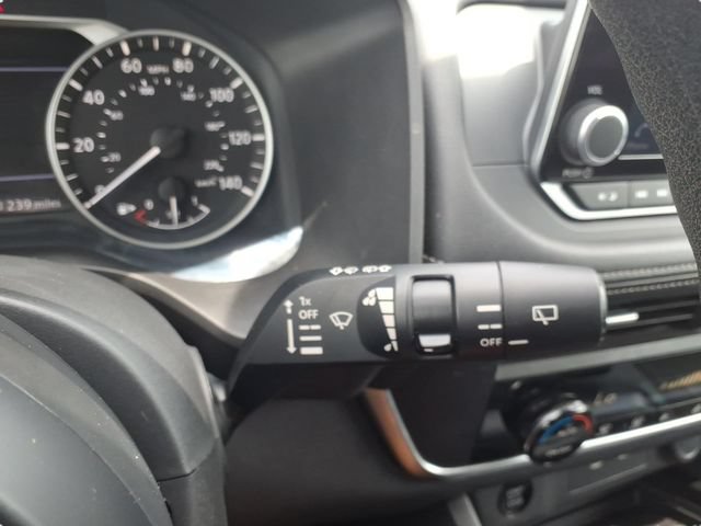 Used 2024 Nissan Rogue SV AWD/4WD image 23