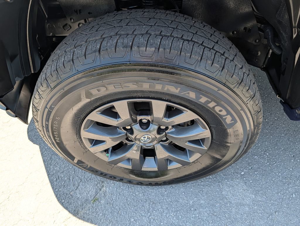 Used 2022 Toyota Tacoma SR5 AWD/4WD image 31