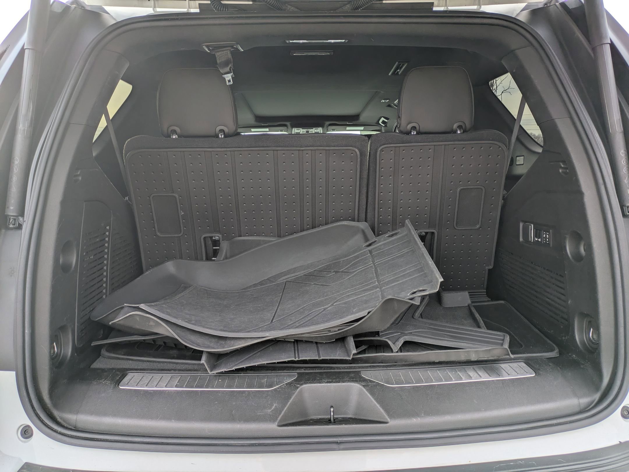 Used 2022 Chevrolet Tahoe RST w/ Sport Performance Package image 36